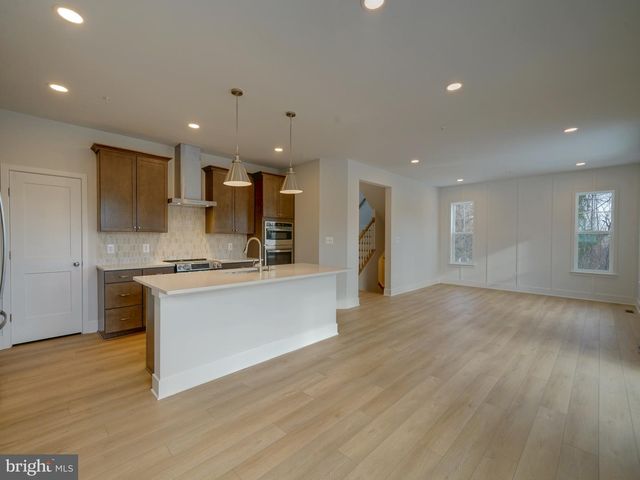 9429 FAIRVIEW AVE, Laurel, MD 20723