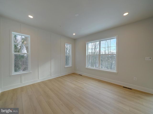 9429 FAIRVIEW AVE, Laurel, MD 20723