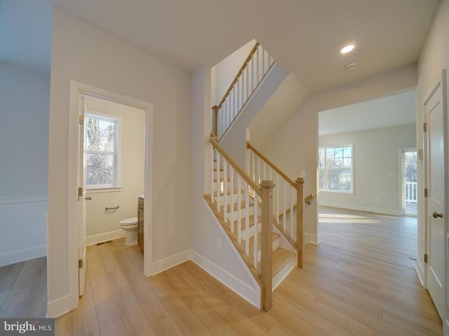 9429 FAIRVIEW AVE, Laurel, MD 20723