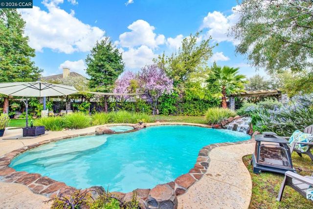 2701 Serene Ct, Brentwood, CA 94513