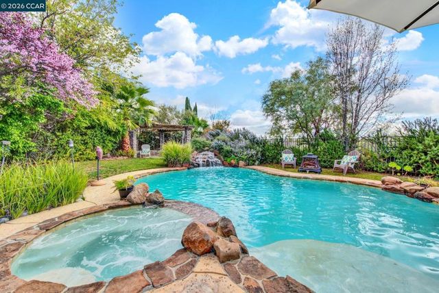 2701 Serene Ct, Brentwood, CA 94513