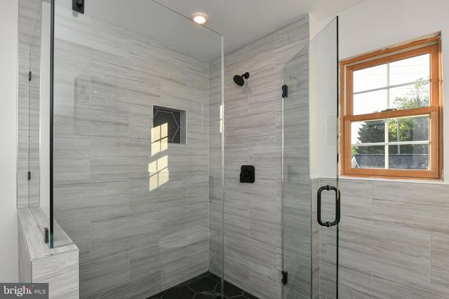 271 FRIENDSHIP RD, Cranbury, NJ 08512