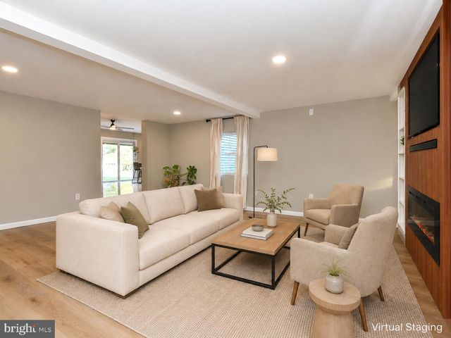 271 FRIENDSHIP RD, Cranbury, NJ 08512
