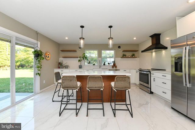 271 FRIENDSHIP RD, Cranbury, NJ 08512