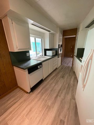 9131 Rosedale Highway 65, Bakersfield, CA 93312