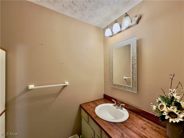 43 Romine Road, Washington, WV 26181