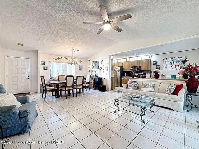 7569 Heather Walk Drive, Weeki Wachee, FL 34613