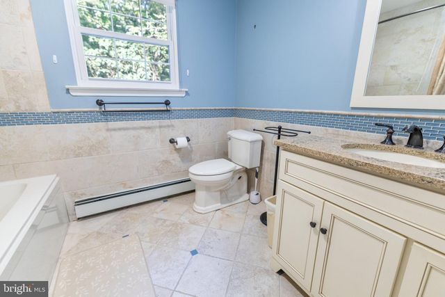 1141 SCHOOL HOUSE LN, West Chester, PA 19382