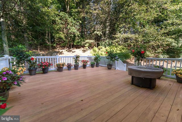 1141 SCHOOL HOUSE LN, West Chester, PA 19382