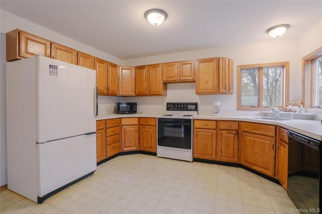 7 Halstein Lane, Ulster Park, NY 12487