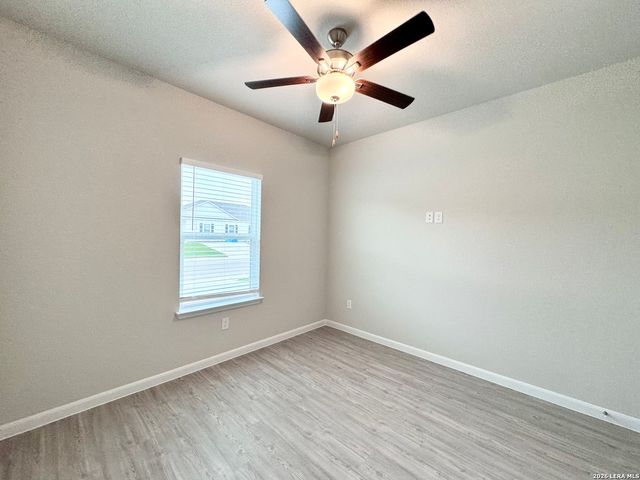 505 Hudson St, Seguin, TX 78155