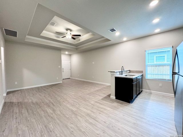 505 Hudson St, Seguin, TX 78155
