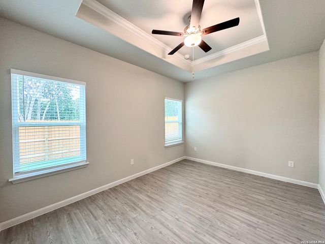 505 Hudson St, Seguin, TX 78155