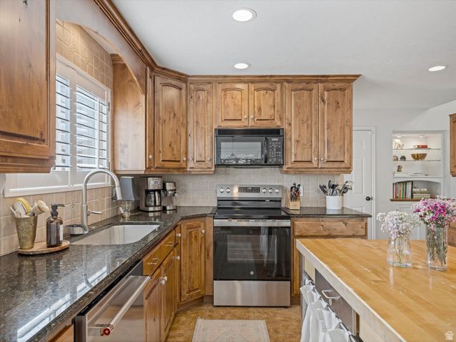 1441 E HEATHERTON WAY, Murray, UT 84121