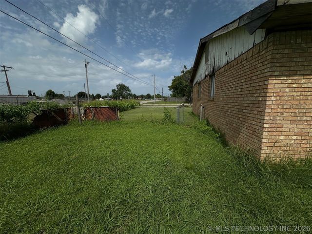 2002 N 15th Street, Mcalester, OK 74501