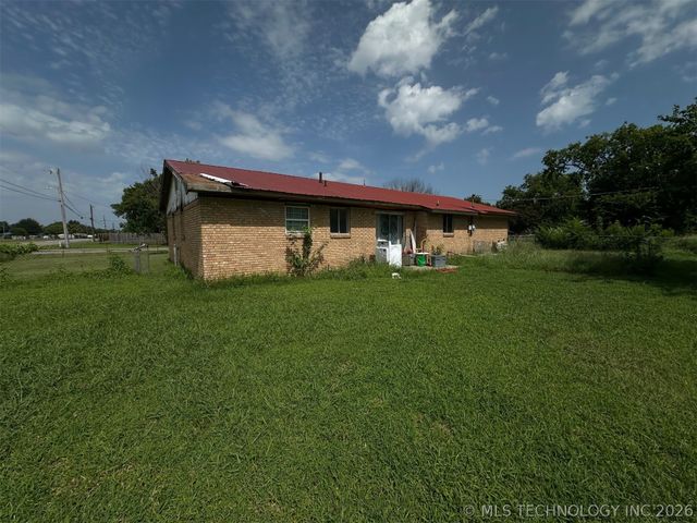 2002 N 15th Street, Mcalester, OK 74501