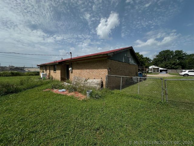 2002 N 15th Street, Mcalester, OK 74501