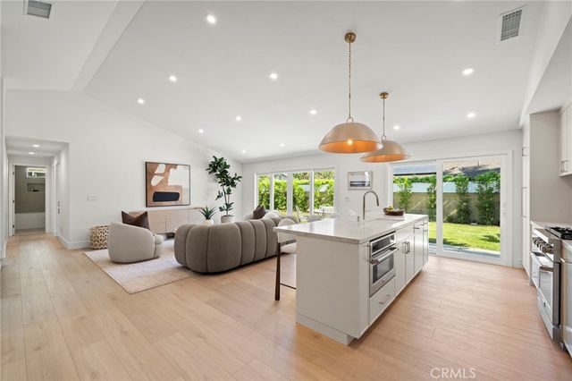 20852 Farnsworth Lane, Huntington Beach, CA 92646