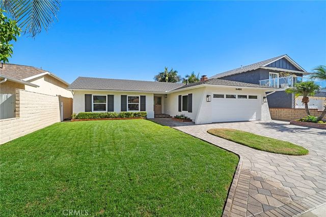 20852 Farnsworth Lane, Huntington Beach, CA 92646