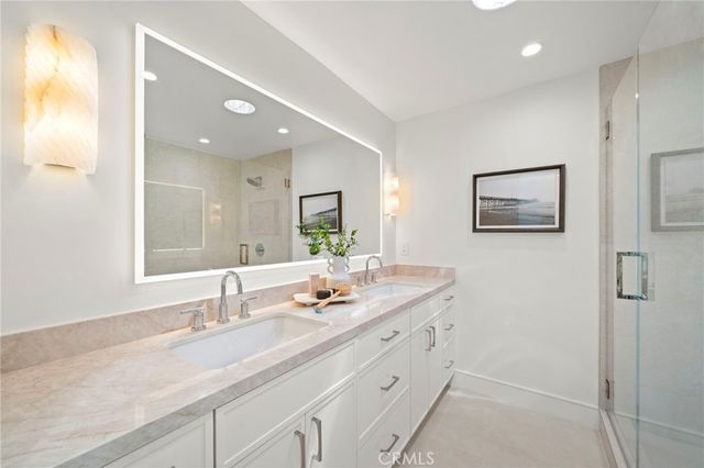 20852 Farnsworth Lane, Huntington Beach, CA 92646
