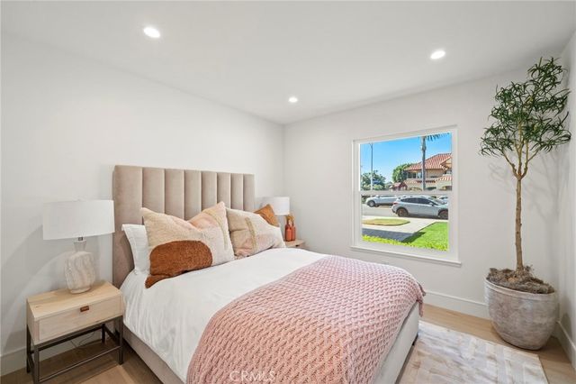 20852 Farnsworth Lane, Huntington Beach, CA 92646