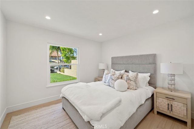 20852 Farnsworth Lane, Huntington Beach, CA 92646