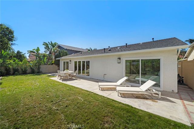 20852 Farnsworth Lane, Huntington Beach, CA 92646
