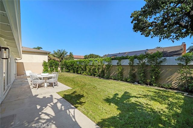 20852 Farnsworth Lane, Huntington Beach, CA 92646