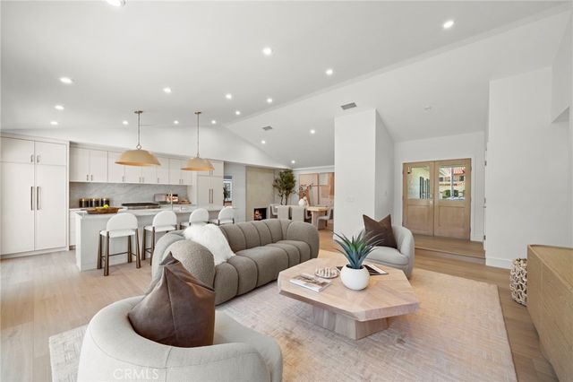 20852 Farnsworth Lane, Huntington Beach, CA 92646