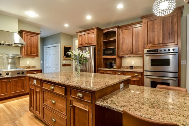 35 Johnson Drive, Holliston, MA 01746