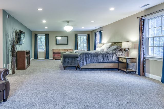 35 Johnson Drive, Holliston, MA 01746