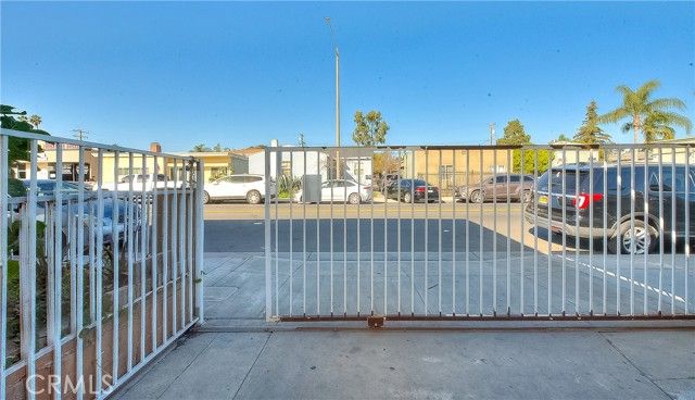 456 E Market, Long Beach, CA 90805