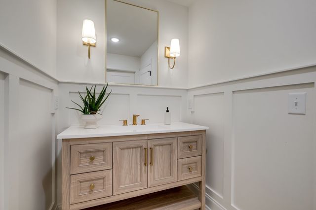 1510 East Piney Road, Dickson, TN 37055