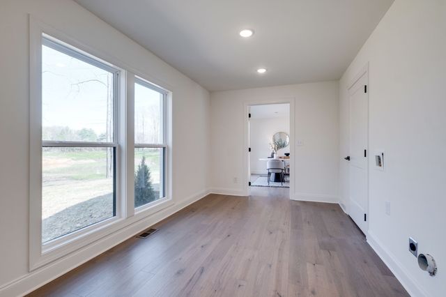1510 East Piney Road, Dickson, TN 37055