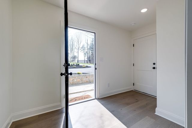 1510 East Piney Road, Dickson, TN 37055
