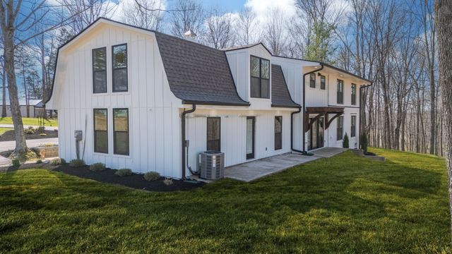 1510 East Piney Road, Dickson, TN 37055