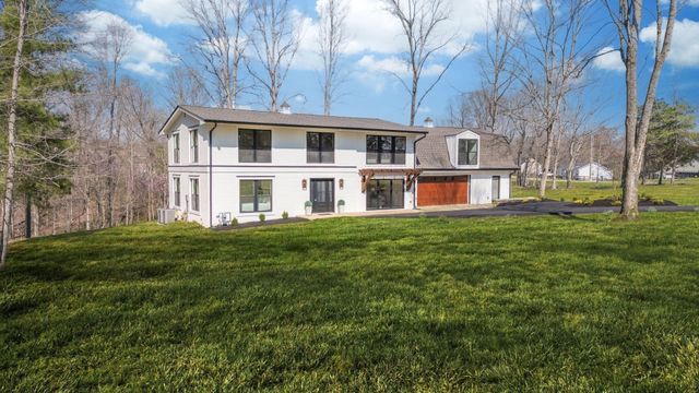 1510 East Piney Road, Dickson, TN 37055