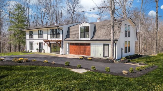 1510 East Piney Road, Dickson, TN 37055