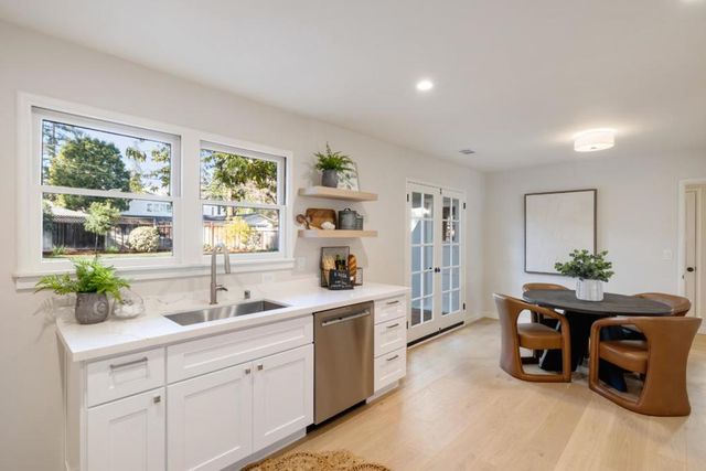 564 Orange Avenue, Los Altos, CA 94022