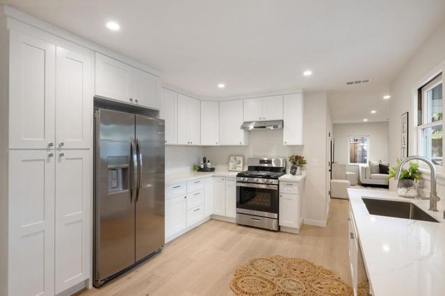 564 Orange Avenue, Los Altos, CA 94022