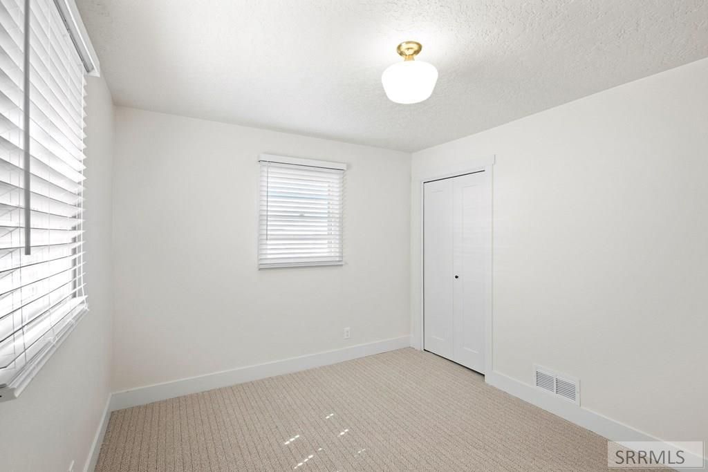Image 11 of property listing at 1895 S Avocet Drive, Ammon, ID 83406