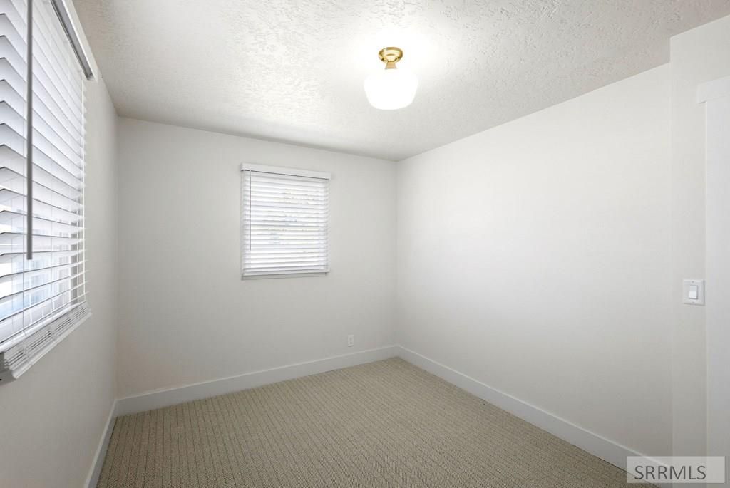 Image 13 of property listing at 1895 S Avocet Drive, Ammon, ID 83406