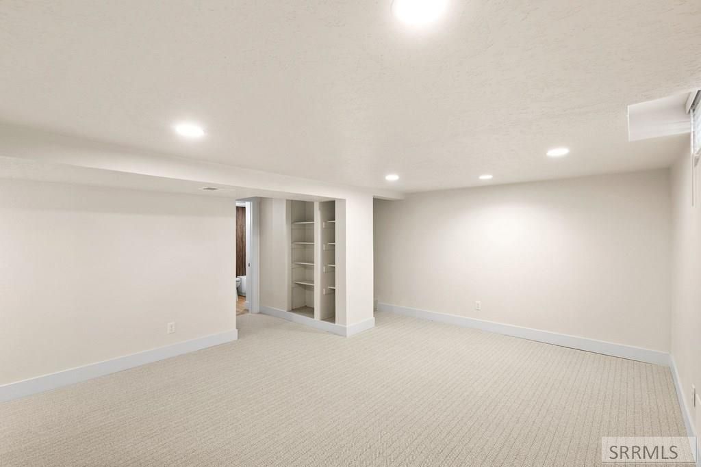 Image 17 of property listing at 1895 S Avocet Drive, Ammon, ID 83406