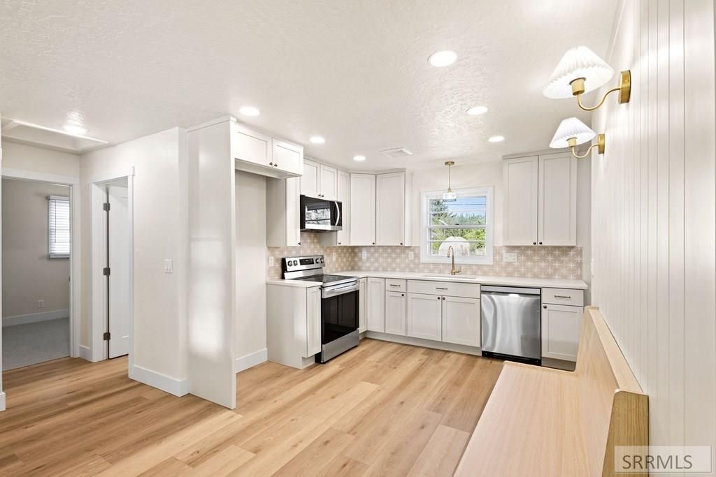 Image 7 of property listing at 1895 S Avocet Drive, Ammon, ID 83406