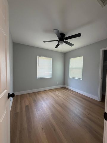 217 E 24TH Street, Riviera Beach, FL 33404