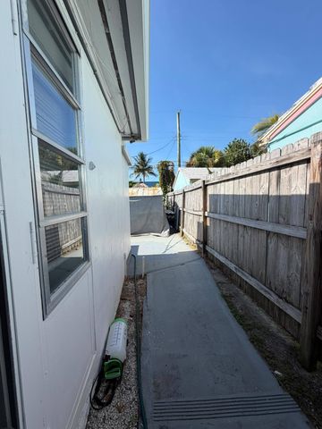 217 E 24TH Street, Riviera Beach, FL 33404