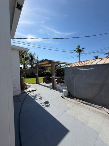 217 E 24TH Street, Riviera Beach, FL 33404
