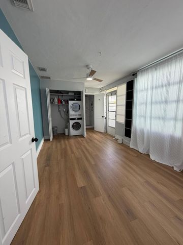 217 E 24TH Street, Riviera Beach, FL 33404