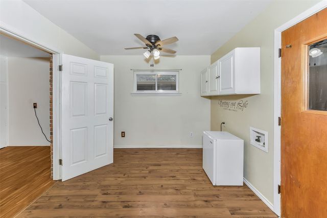 1916 Valley Lane, Arlington, TX 76013