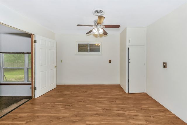 1916 Valley Lane, Arlington, TX 76013